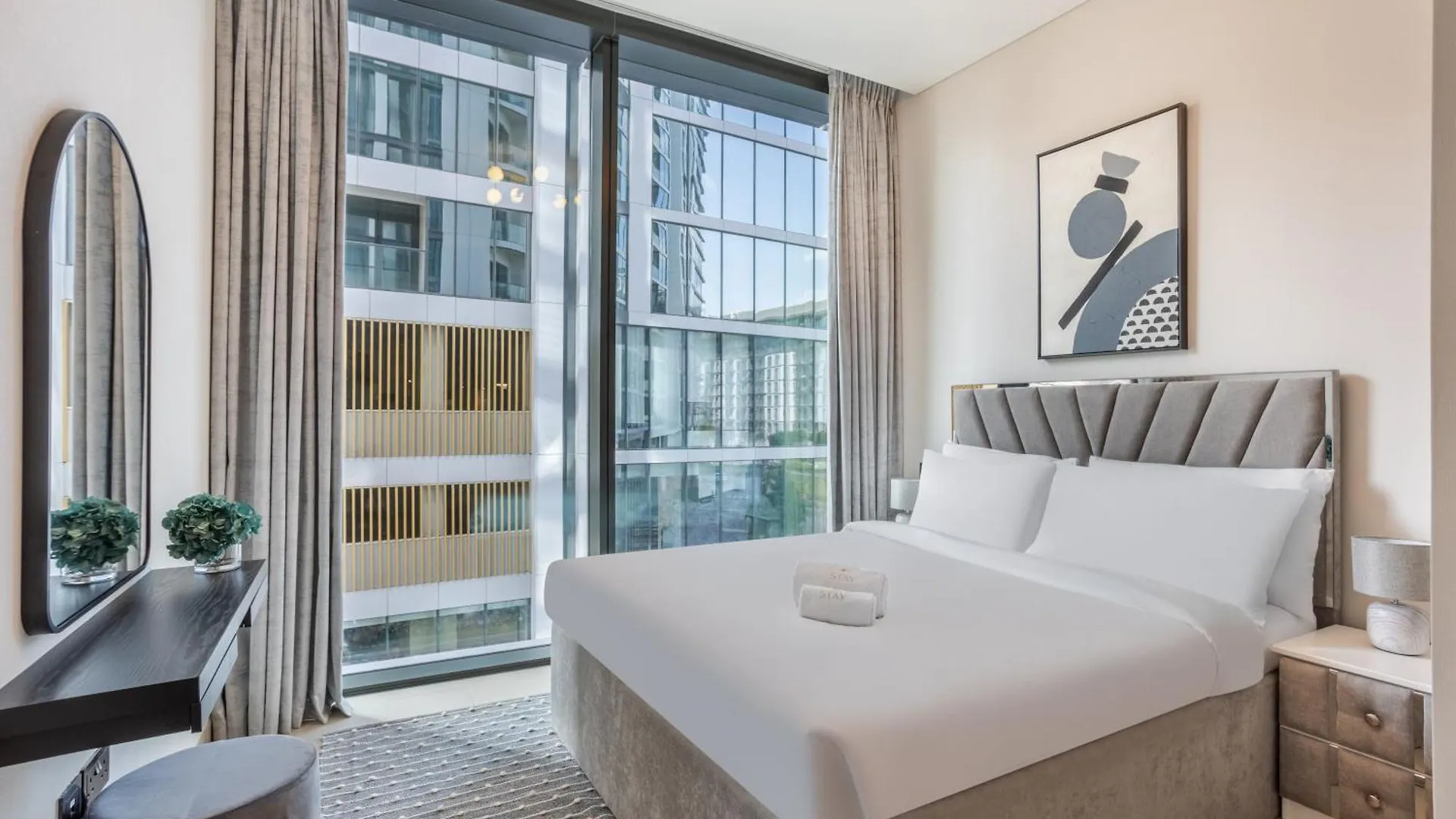 Stay By Latinem Luxury 2Br Holiday Home W205 Near Burj Khalifa Dubái