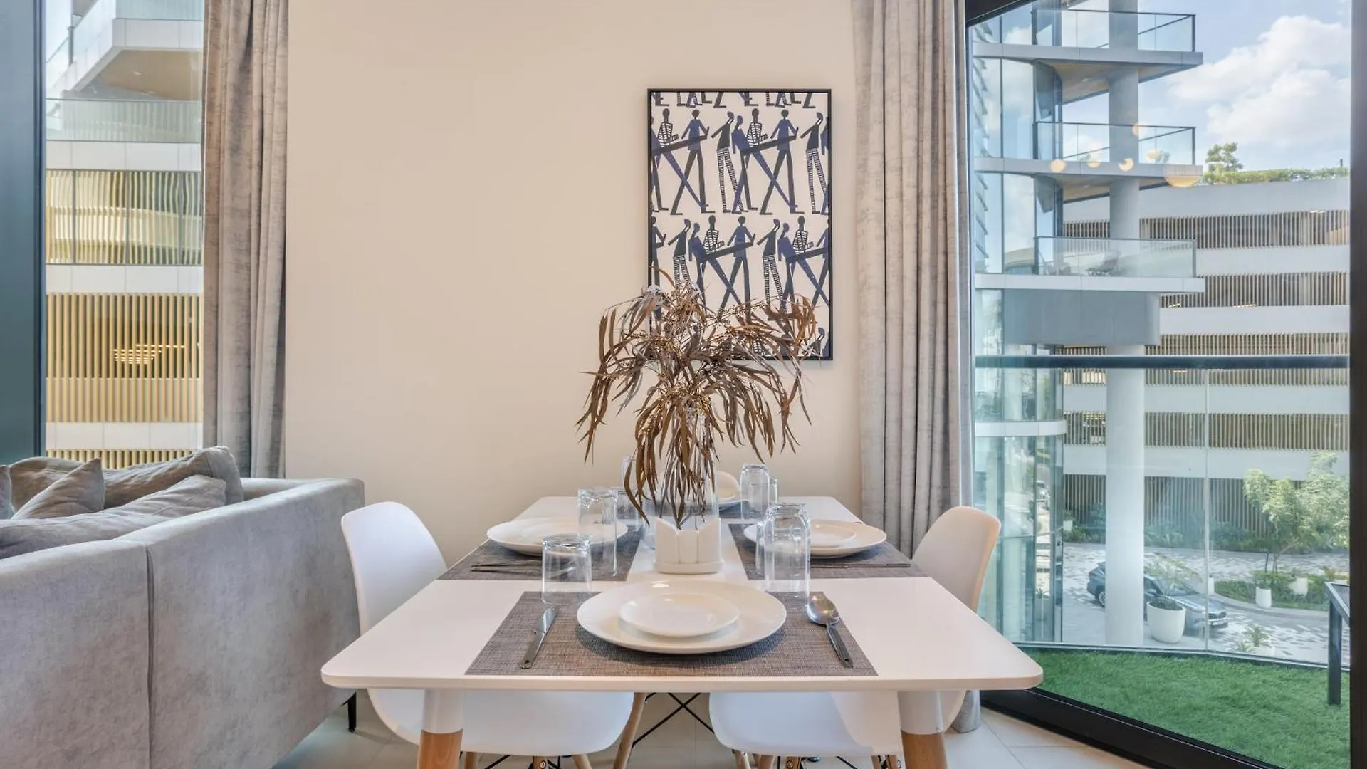 Stay By Latinem Luxury 2Br Holiday Home W205 Near Burj Khalifa Dubái